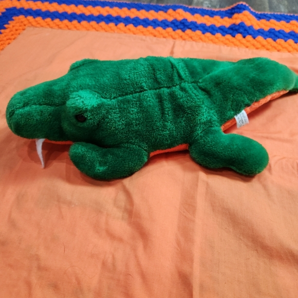 VINTAGE 90s FLORIDA GATORS HAND CRAFTED CROCHET BLANKET & PLUSH GATOR - Picture 10 of 14